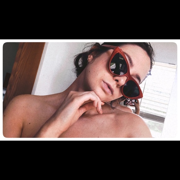 A.J. Morgan Cat-Eye Sunglasses - Picture 6 of 6